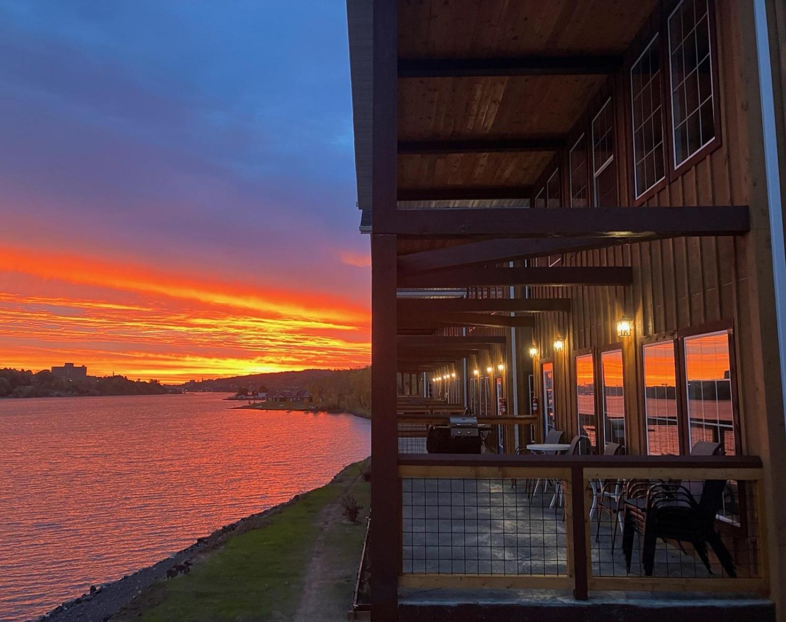 Keweenaw Waters Resort Houghton Extérieur photo