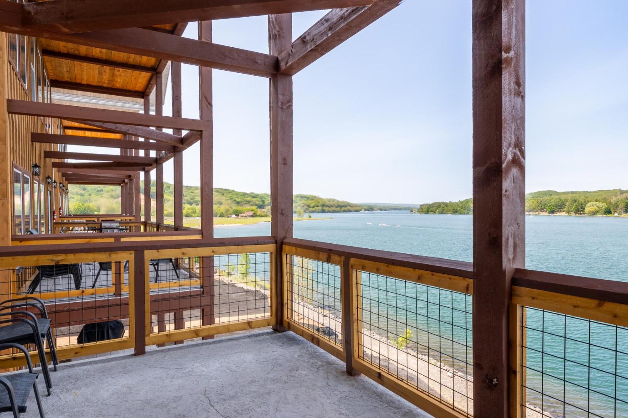 Keweenaw Waters Resort Houghton Extérieur photo