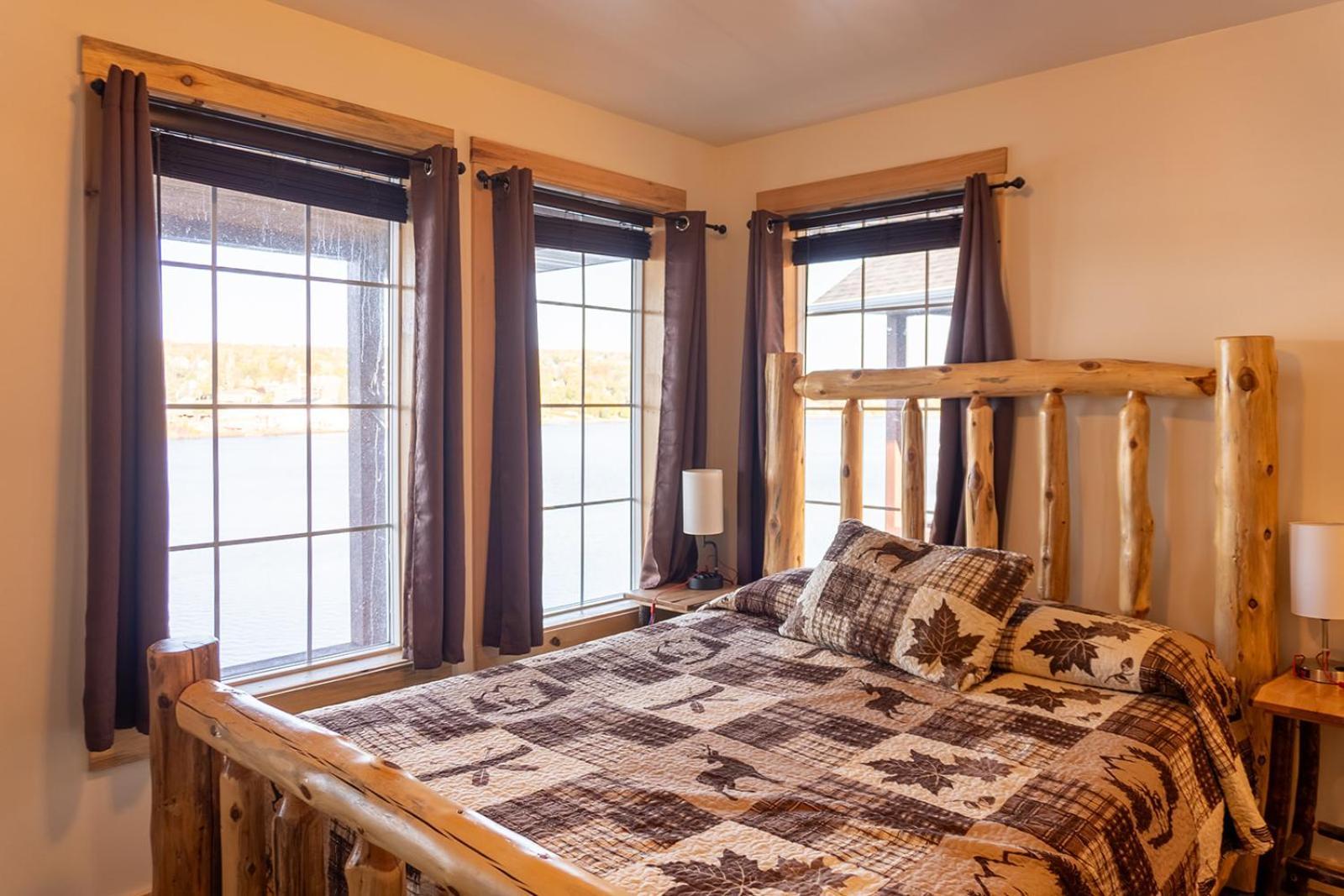 Keweenaw Waters Resort Houghton Extérieur photo